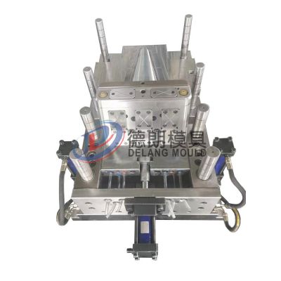 Traffic facility mould