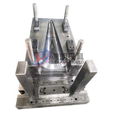 Traffic facility mould