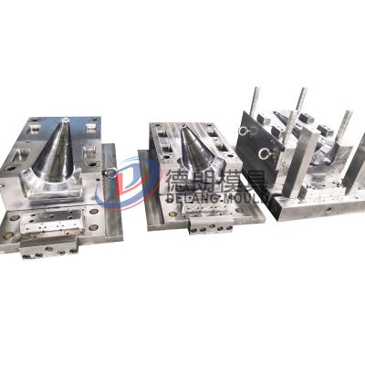 Traffic facility mould