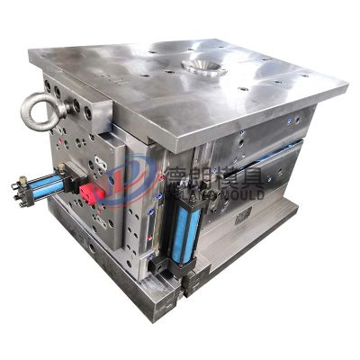 Traffic facility mould