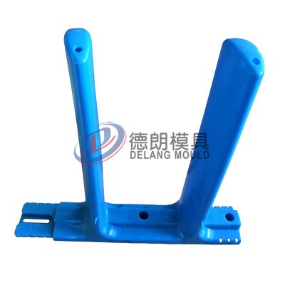 Traffic facility mould