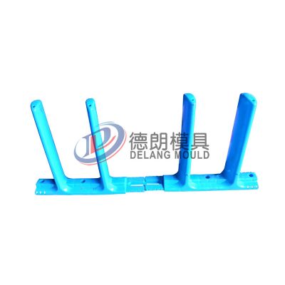 Traffic facility mould