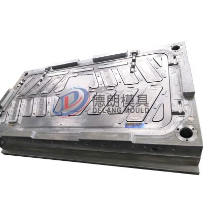 Traffic facility mould